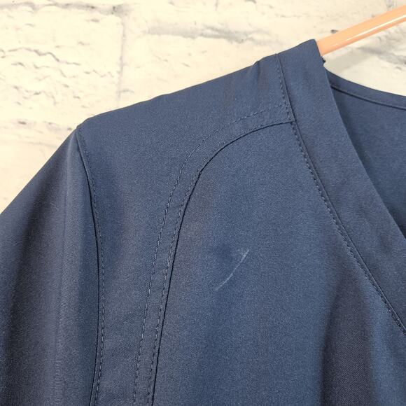 Medcouture Scrub Top - Insight - Womens Size M - Blue - Pockets - Picture 2 of 5